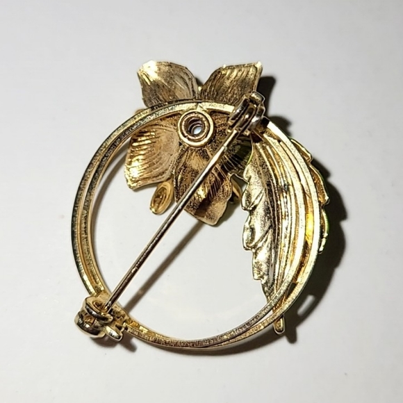 VINTAGE YELLOW & GREEN ENAMEL FLOWER PIN BROOCH - Picture 3 of 6